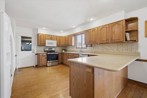 Tiny photo for 1913 Woodbine Road, Bloomington, IL 61704 (MLS # 12595414)