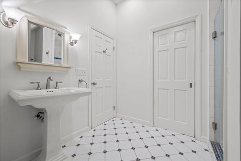 Tiny photo for 520 Greenwood Avenue, Kenilworth, IL 60043 (MLS # 12685606)
