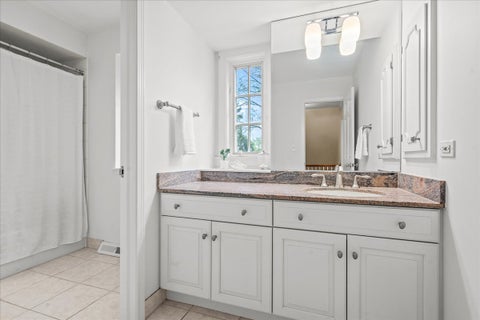 Tiny photo for 520 Greenwood Avenue, Kenilworth, IL 60043 (MLS # 12685606)