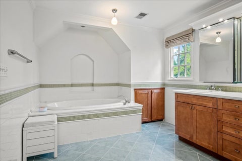 Tiny photo for 520 Greenwood Avenue, Kenilworth, IL 60043 (MLS # 12685606)