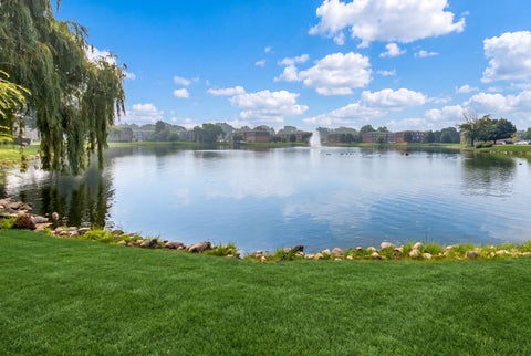 Tiny photo for 9461 BAY COLONY Drive #1S, Des Plaines, IL 60016 (MLS # 12754550)