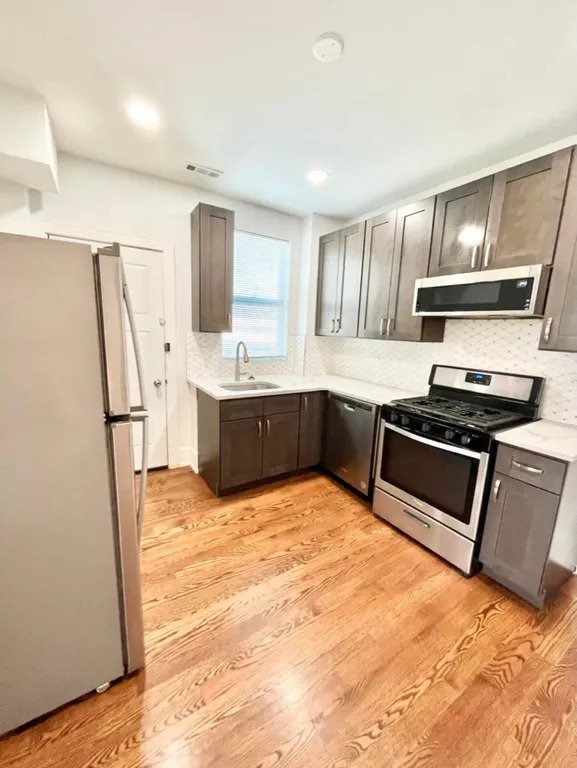 1719 W 18TH Street 3F