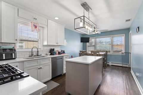 Tiny photo for 10155 Kildare Avenue, Oak Lawn, IL 60453 (MLS # 12389460)