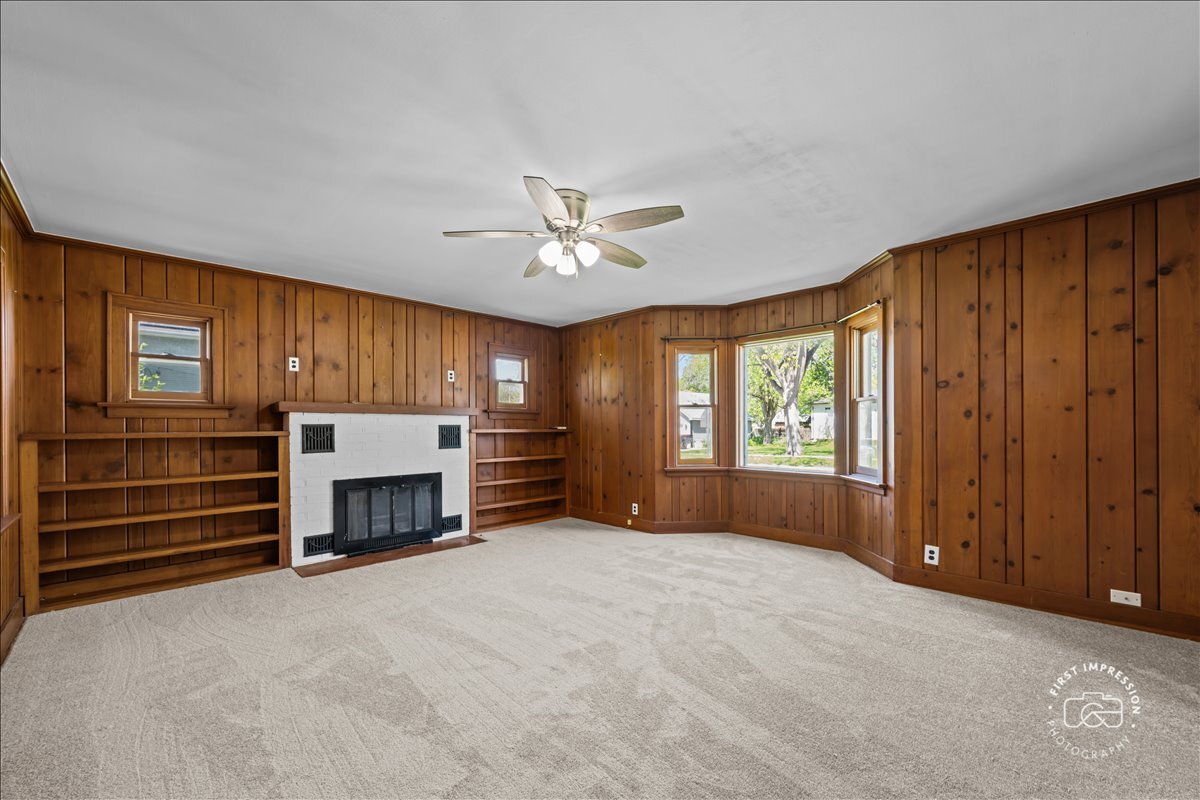 215 W Rock Street