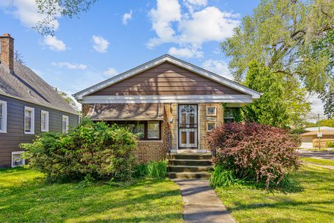 12400 S Lowe Avenue, Chicago, IL 60628 - #: 12645255