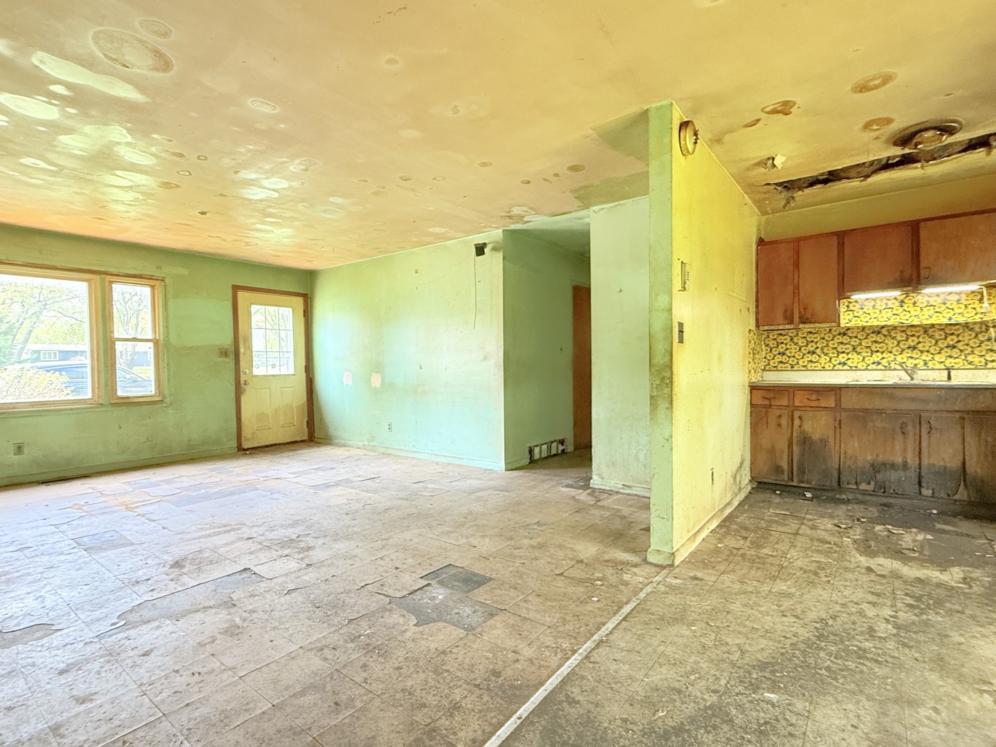 2804 Old Oak Drive
