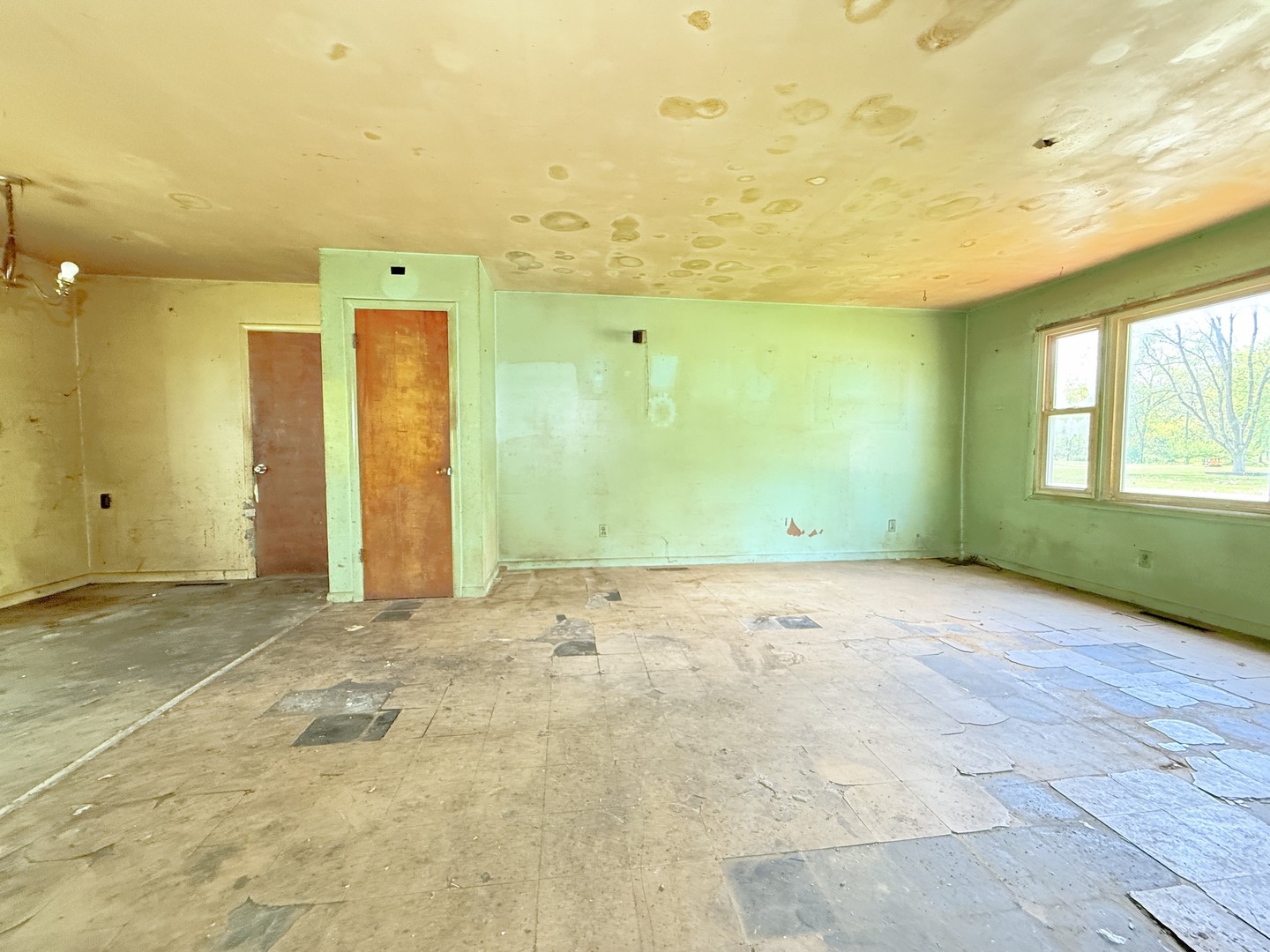 2804 Old Oak Drive