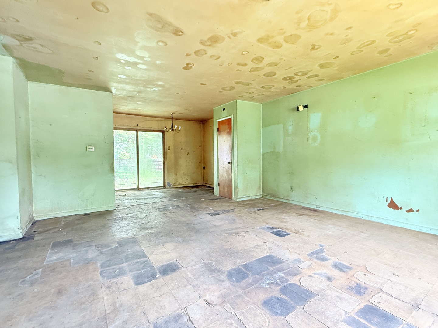 2804 Old Oak Drive