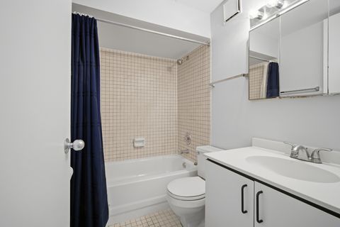 Tiny photo for 840 Michigan Avenue #10, Evanston, IL 60202 (MLS # 12602090)