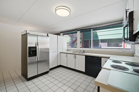 Tiny photo for 840 Michigan Avenue #10, Evanston, IL 60202 (MLS # 12602090)