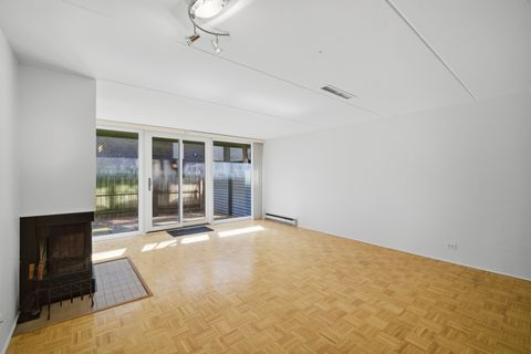 Tiny photo for 840 Michigan Avenue #10, Evanston, IL 60202 (MLS # 12602090)