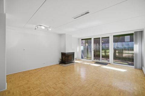 Tiny photo for 840 Michigan Avenue #10, Evanston, IL 60202 (MLS # 12602090)