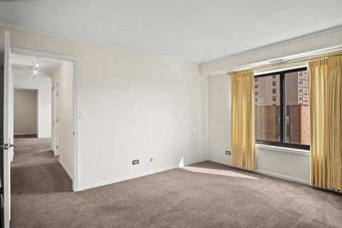 Tiny photo for 6102 N Sheridan Road #507, Chicago, IL 60660 (MLS # 12462576)