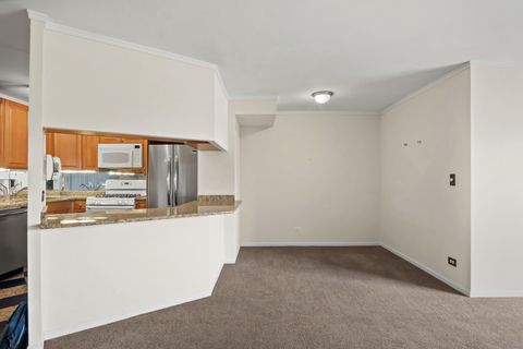 Tiny photo for 6102 N Sheridan Road #507, Chicago, IL 60660 (MLS # 12462576)