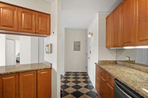 Tiny photo for 6102 N Sheridan Road #507, Chicago, IL 60660 (MLS # 12462576)