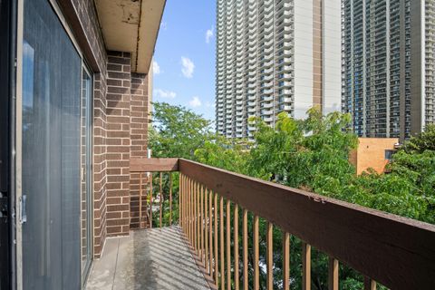 Tiny photo for 6102 N Sheridan Road #507, Chicago, IL 60660 (MLS # 12462576)