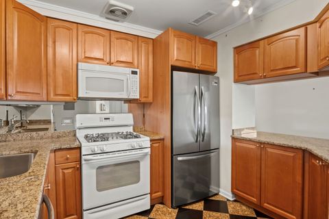 Tiny photo for 6102 N Sheridan Road #507, Chicago, IL 60660 (MLS # 12462576)