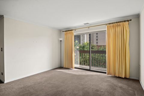 Tiny photo for 6102 N Sheridan Road #507, Chicago, IL 60660 (MLS # 12462576)