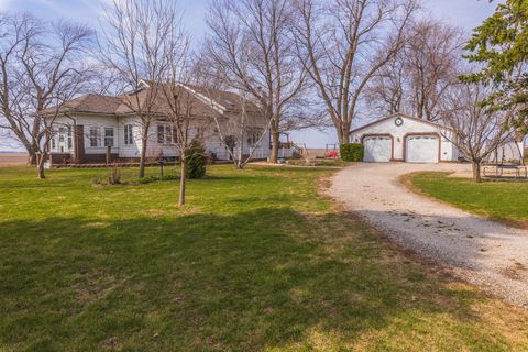 Tiny photo for 13532 E 600 North Road, Heyworth, IL 61745 (MLS # 12602416)
