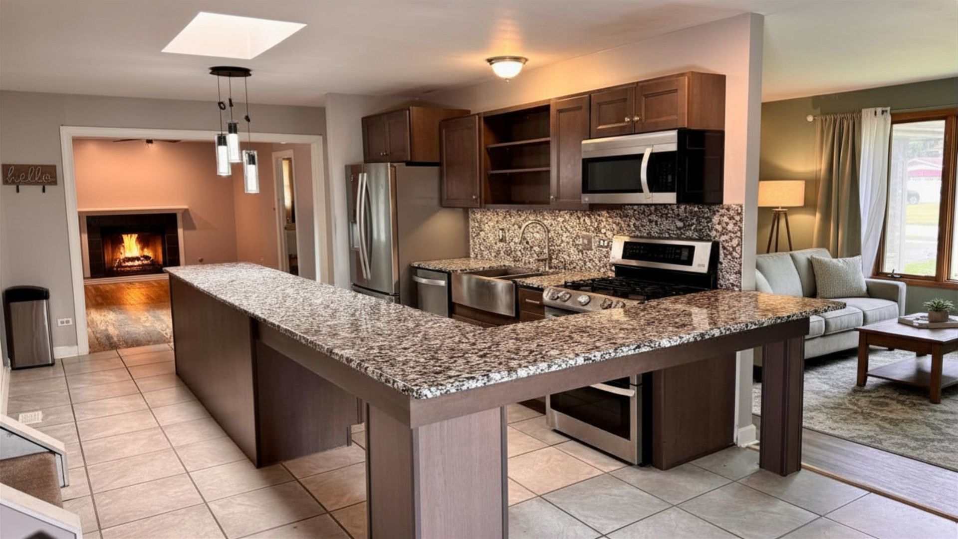 1621 Lawrence Cres