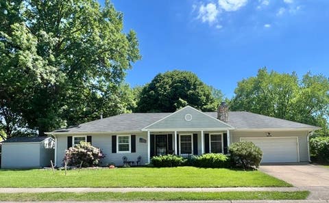 Photo of 1219 Royal Oaks Drive, Davenport, IA 52806 (MLS # 12646164)