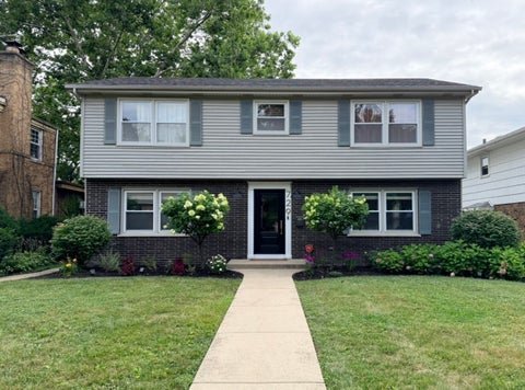 Photo of 729 Latimer Lane, Flossmoor, IL 60422 (MLS # 12767916)