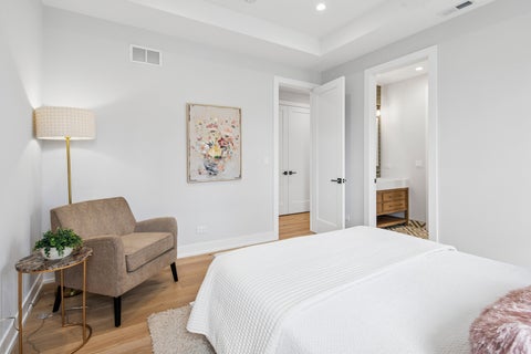 Tiny photo for 6022 N Ionia Avenue, Chicago, IL 60646 (MLS # 12737340)
