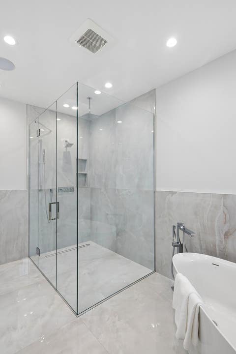 Tiny photo for 6022 N Ionia Avenue, Chicago, IL 60646 (MLS # 12737340)