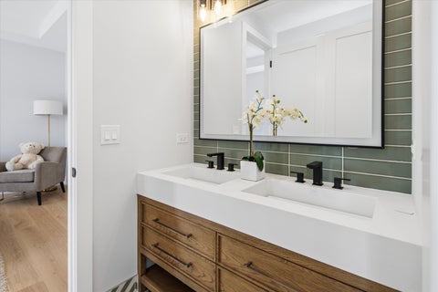 Tiny photo for 6022 N Ionia Avenue, Chicago, IL 60646 (MLS # 12737340)