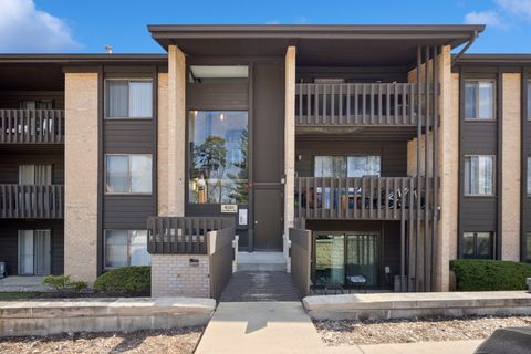 6151 Knoll Wood Road 306 Willowbrook IL 60527