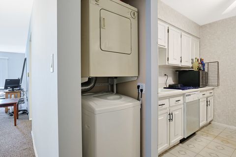 Tiny photo for 838 E Old Willow Road #105, Prospect Heights, IL 60070 (MLS # 12480678)