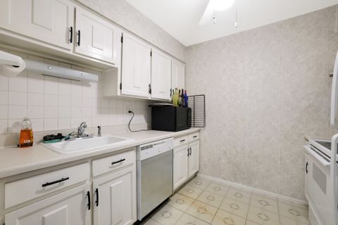 Tiny photo for 838 E Old Willow Road #105, Prospect Heights, IL 60070 (MLS # 12480678)