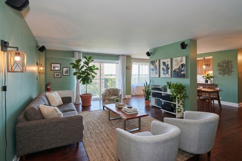 Tiny photo for 7061 N Kedzie Avenue #913, Chicago, IL 60645 (MLS # 12684234)