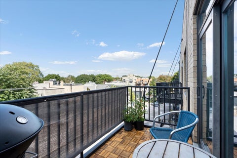Tiny photo for 2040 W Belmont Avenue #405, Chicago, IL 60618 (MLS # 12768636)