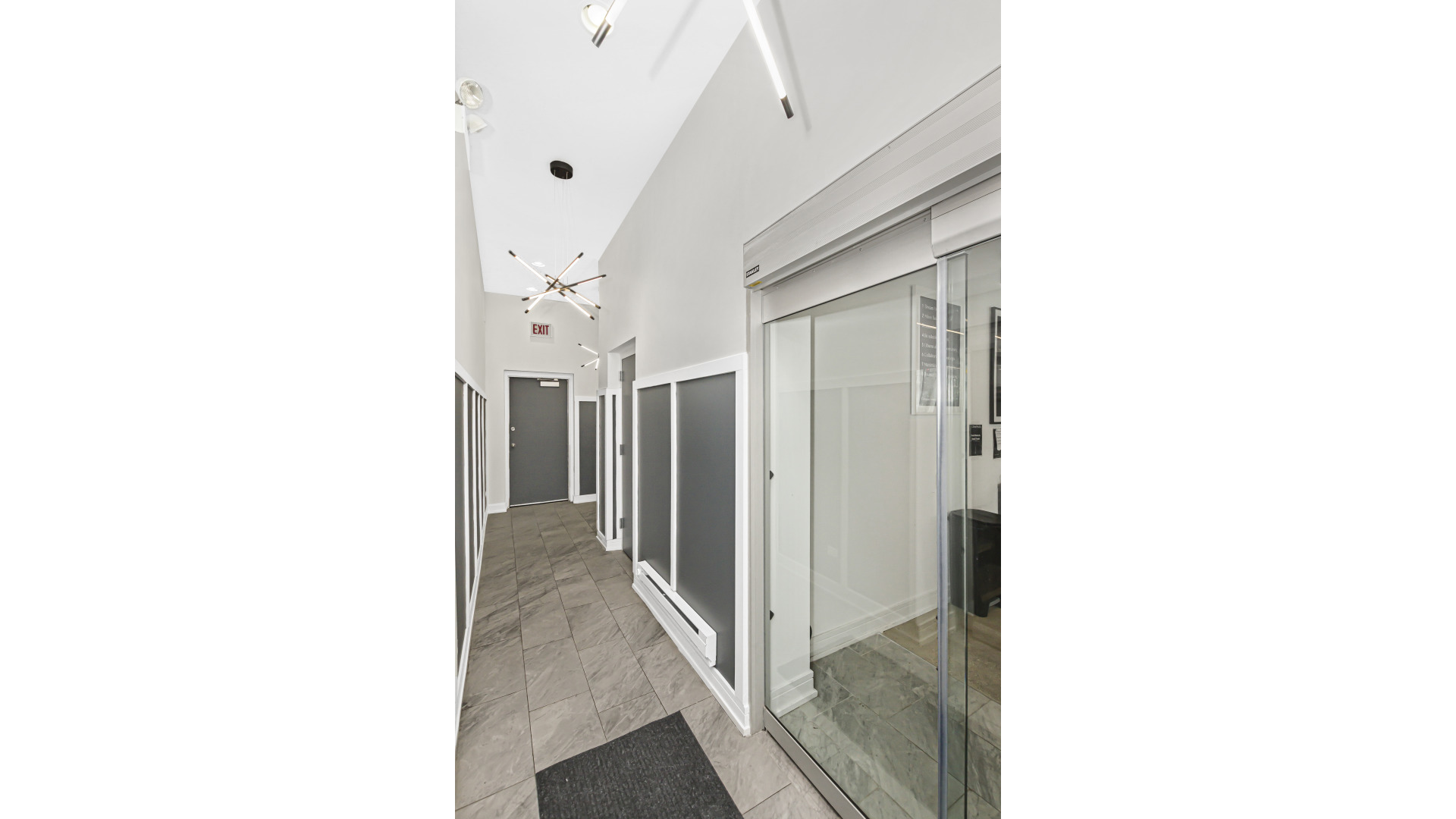 2006 W WEBSTER Avenue 1