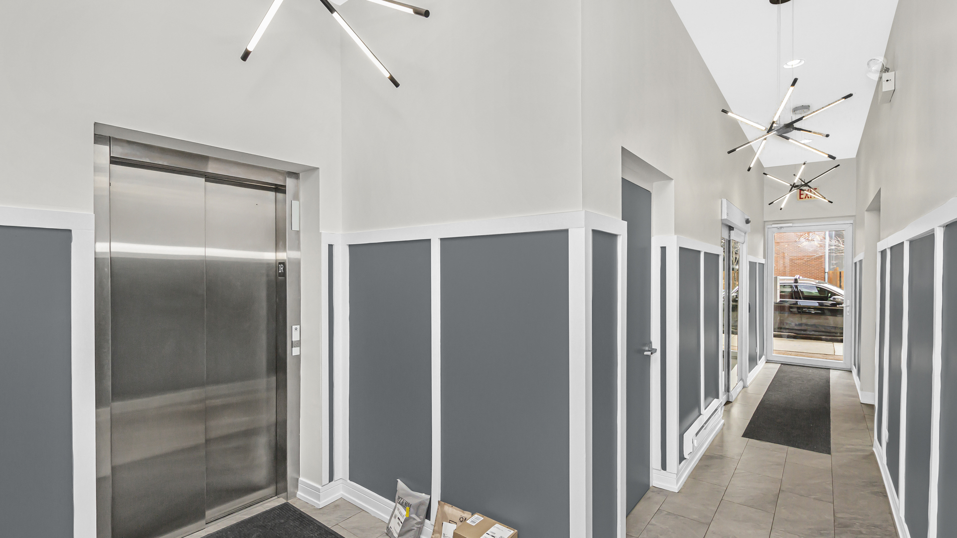 2006 W WEBSTER Avenue 1