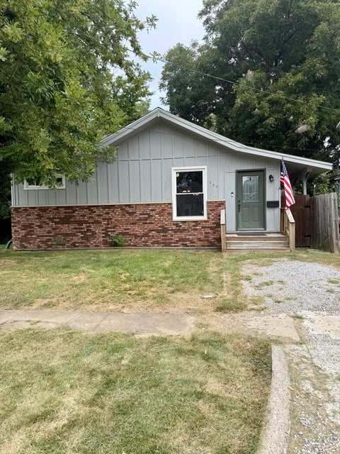 Photo of 205 W 6th Street, Benton, IL 62812 (MLS # 12752645)
