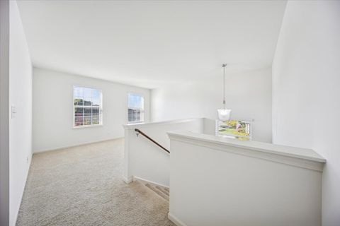 Tiny photo for 71 Windstone Drive, North Aurora, IL 60542 (MLS # 12496322)