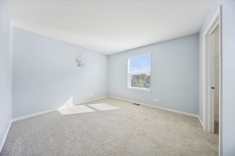 Tiny photo for 71 Windstone Drive, North Aurora, IL 60542 (MLS # 12496322)