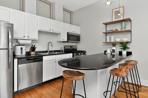 Tiny photo for 165 N CANAL Street #1129, Chicago, IL 60606 (MLS # 12610485)