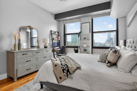 Tiny photo for 165 N CANAL Street #1129, Chicago, IL 60606 (MLS # 12610485)