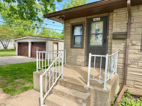 Tiny photo for 1404 Plain Street, Peru, IL 61354 (MLS # 12635603)