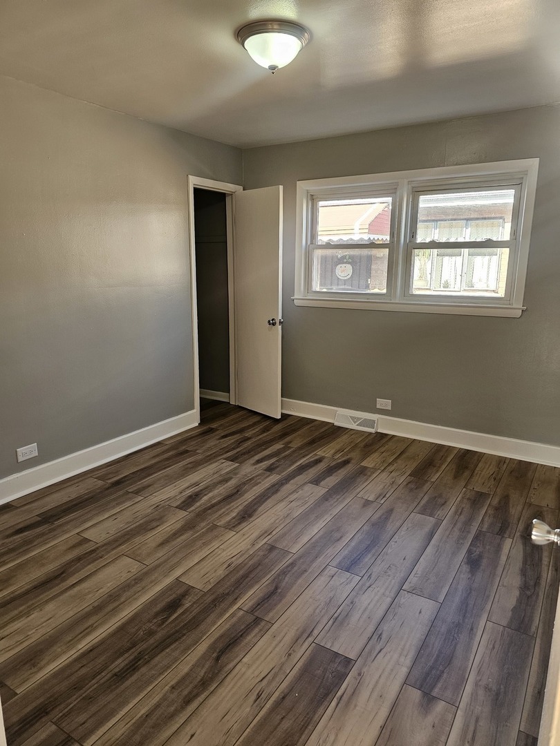 9117 S WALLACE Street