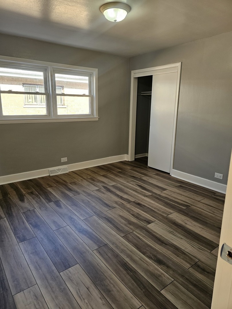 9117 S WALLACE Street