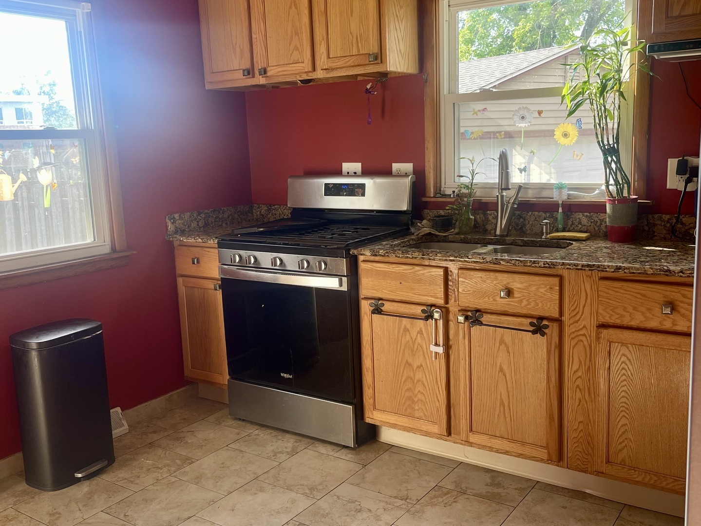 520 W Pleasure Court