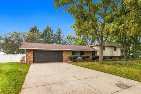 Tiny photo for 23949 W Plainsman Circle, Plainfield, IL 60586 (MLS # 12760677)