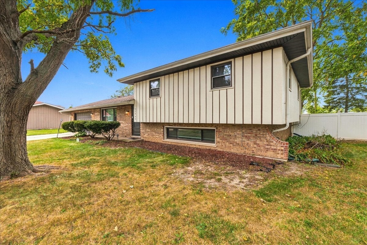 23949 W Plainsman Circle