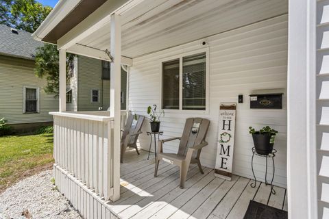 Tiny photo for 904 E Water Street, Urbana, IL 61802 (MLS # 12645464)