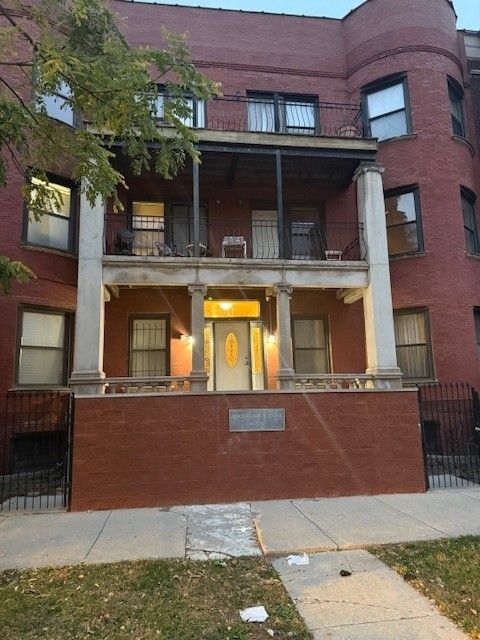 4615 S Michigan Avenue 2S Chicago IL 60653