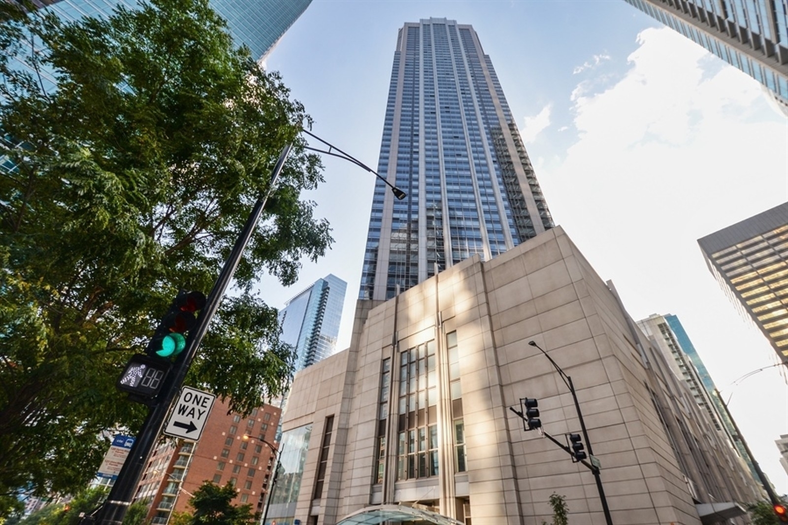 512 N McClurg Court 4302